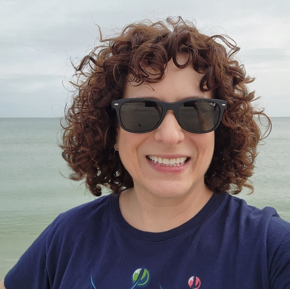 Meet your Posher, Heather - Picture 3 of 3